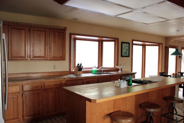 Kitchen-Without-Wallpaper