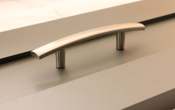 Larger-Handles-for-Drawers
