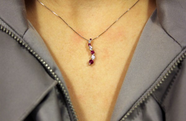 Valentine-Necklace-from-Ben