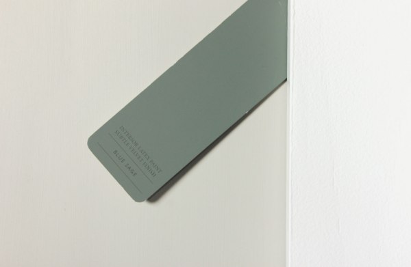 Oyster-Pearl-Gray-with-White