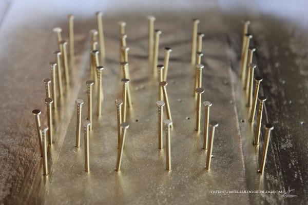 Gold-Nail-String-Plus-Painted-Nails