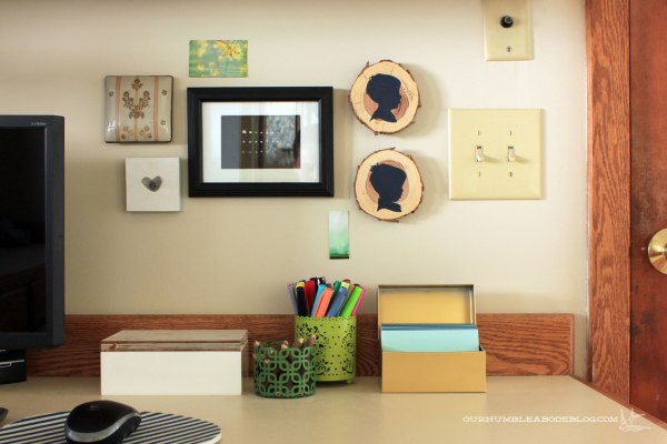 Gold-Perpetual-Calendar-Box-in-Office