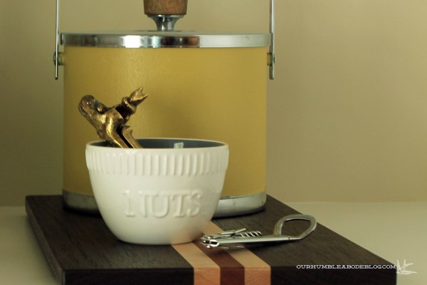 Bar-with-Nuts-Bowl-and-Squirrel