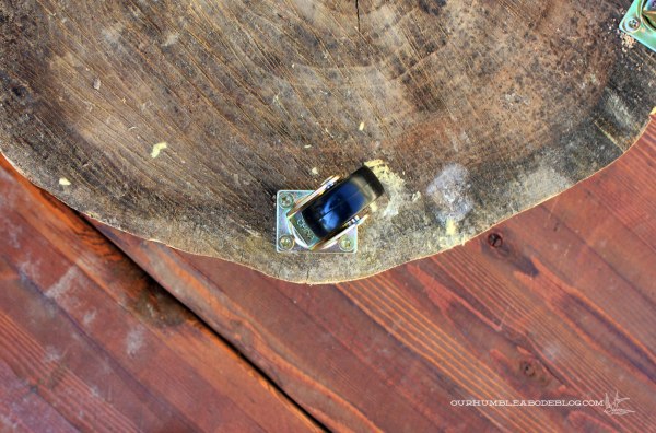 Stump-Table-Caster-Detail