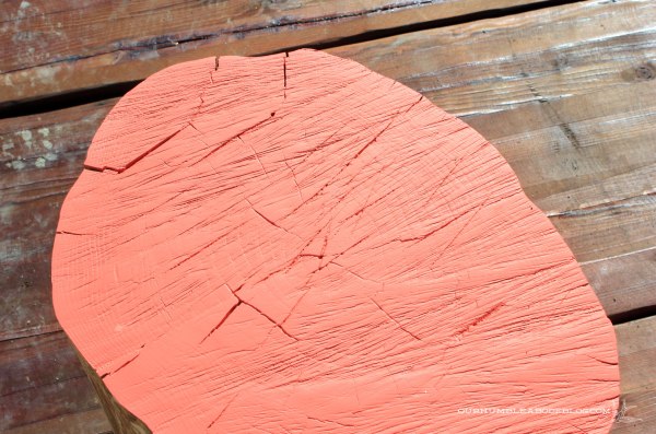 Stump-Table-with-Painted-Top