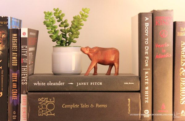 Wood-Bull-Statue-in-Guest-Room