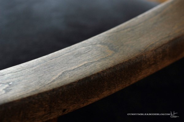 MCM-Sofa-in-Living-Room-Arm-Detail