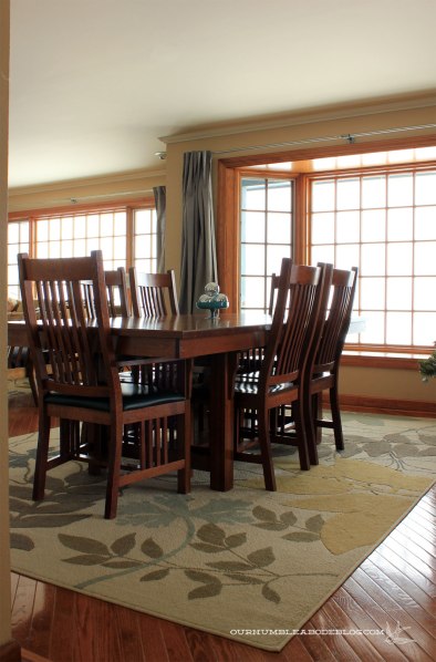 Dining-Table-from-Kitchen