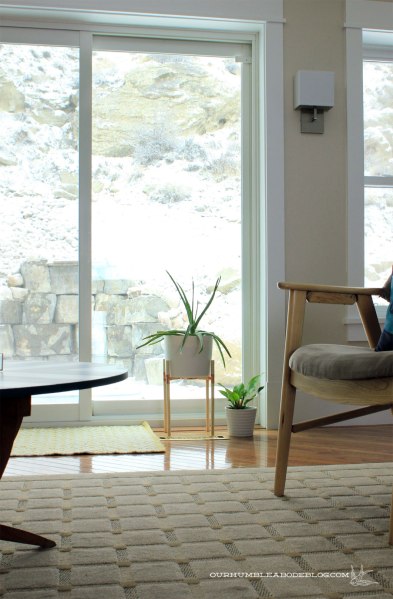 Wood-and-Copper-Plant-Stand-in-Family-Room