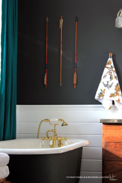 Finished-Master-Bathroom-Tub-and-Arrow-Detail