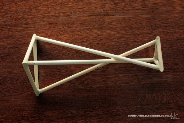 Isosceles-Table-Lamp-Assembled-and-Filled