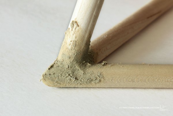 Isosceles-Table-Lamp-Filled-Joint