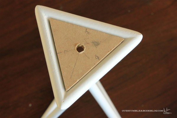 Isosceles-Table-Lamp-Top-Triangle-In