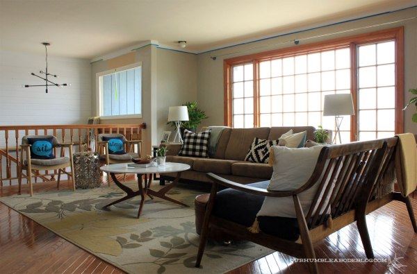 Sofa-and-Chairs-in-Living-Room-Overall-2