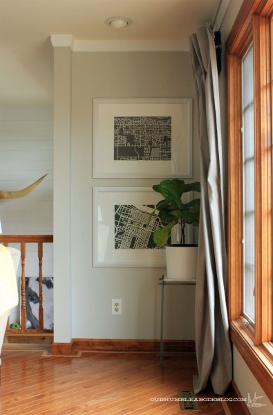 Map-Art-by-Window-in-Living-Room-with-Fig