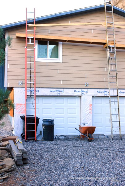 Lap-Siding-Garage-End-Finished