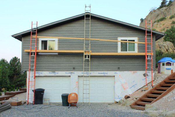 Painting-Siding-Garage-End-Almost-Finished
