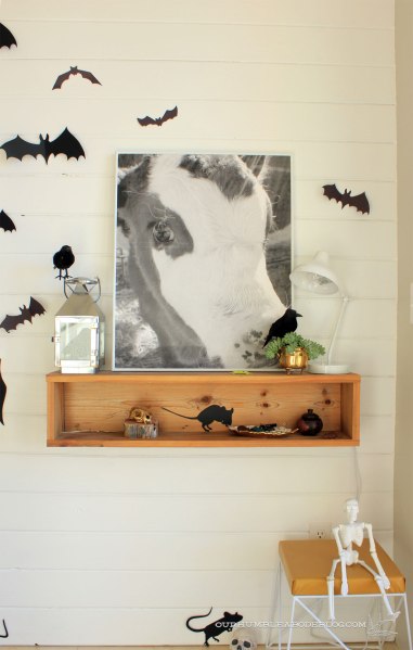 Halloween-Entry-ConsoleDecorations