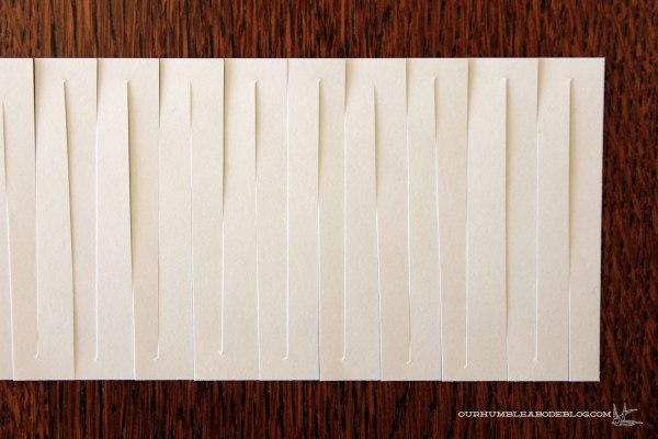 Christmas-Tree-Paper-Garland-Cut