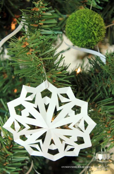 Christmas-Tree-Paper-Snowflake-Ornament