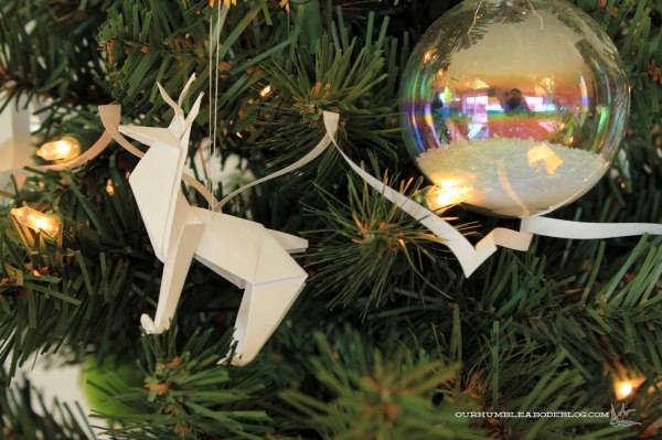 Christmas-Tree-Reindeer-Origami-Ornament