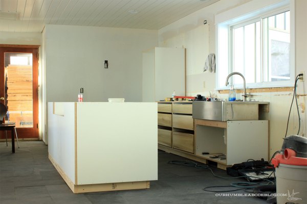 Kitchen-Base-Cabinet-Installing-Island