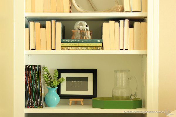 Guest-Room-Bookshelf-Left-Side-Detail-2