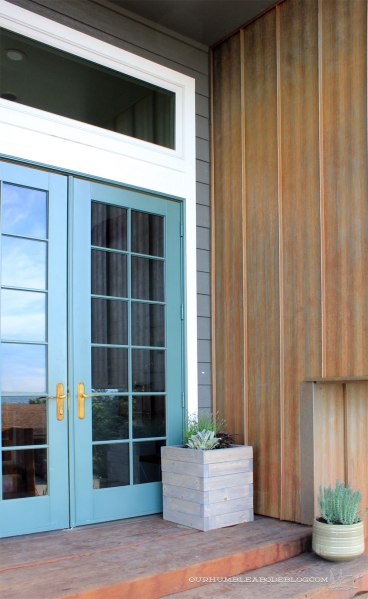 Square-Planter-Box-with-Front-Door