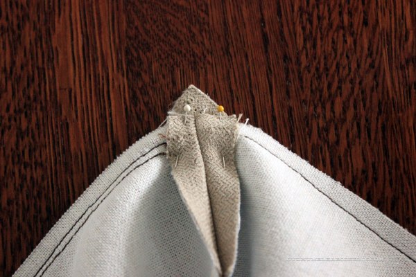 Box-Cushion-Corner-Pinned-Flaps