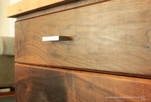 Island-Drawer-Water-Spots