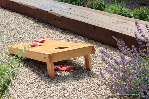 Corn-Hole-Board-Raised-ENd