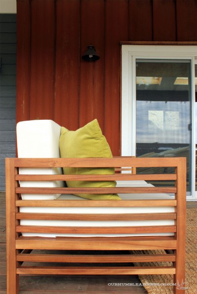 Front-Deck-Sofa-Side-DEtail