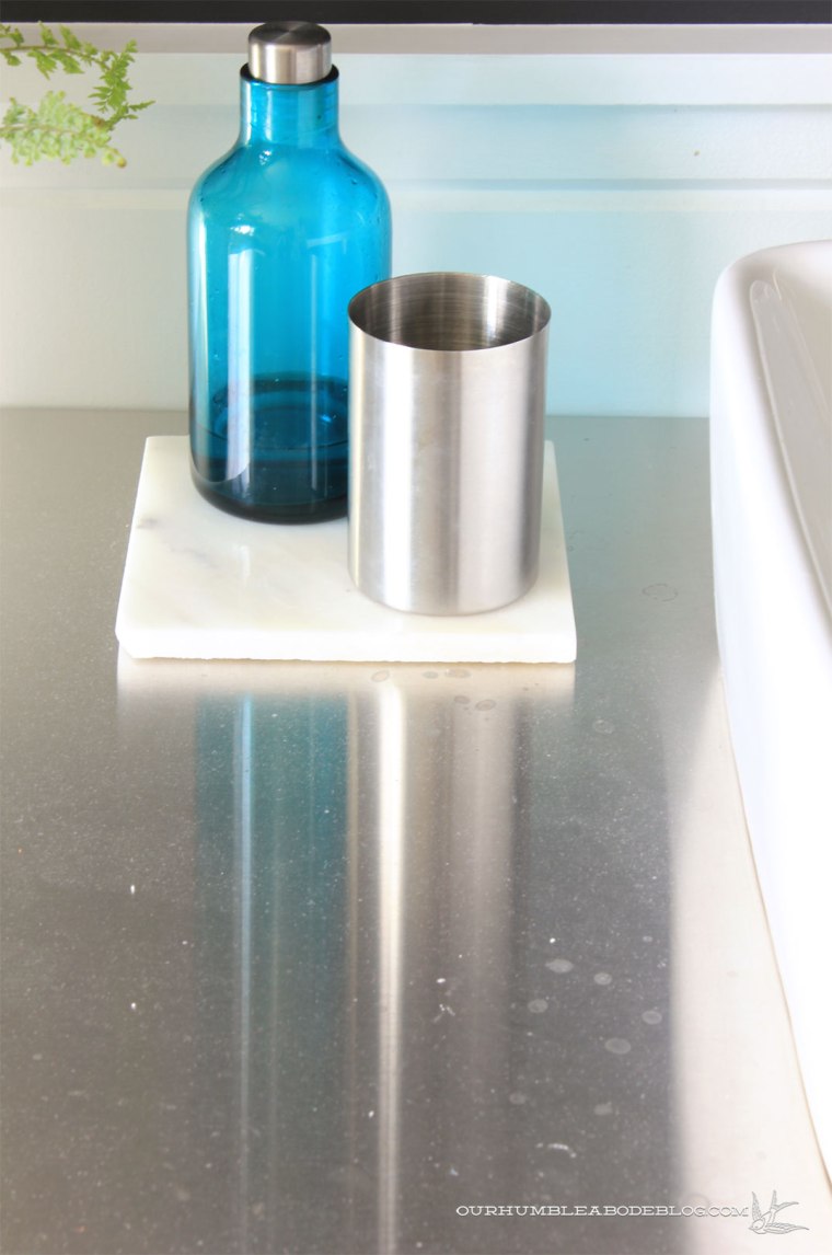 stainless-steel-counters-dust-waterspots