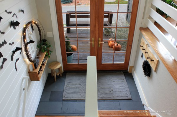 entry-slate-tile-from-top-of-stairs
