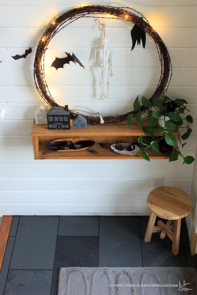 entry-slate-tile-toward-plank-wall