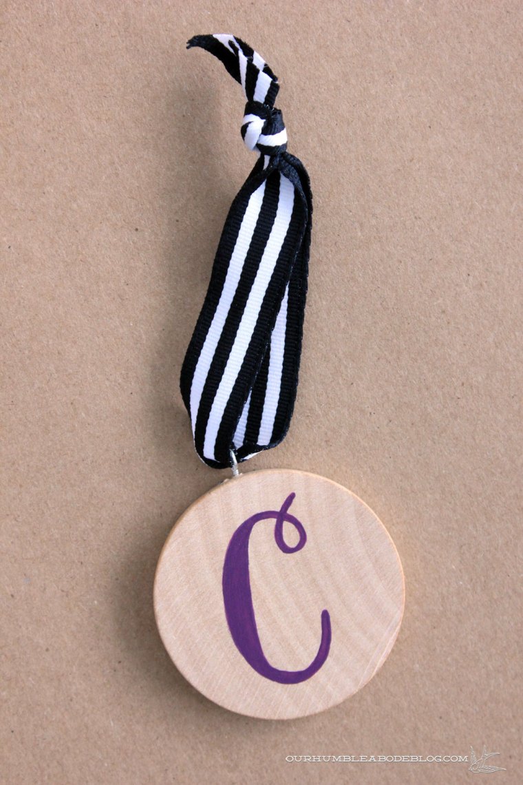 monogram-christmas-ornament-gift-topper