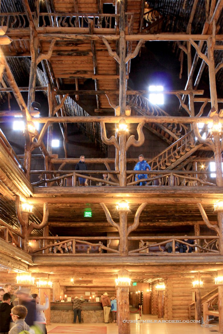 Old-Faithful-Lodge-Entry-in-Yellowstone-National-Park