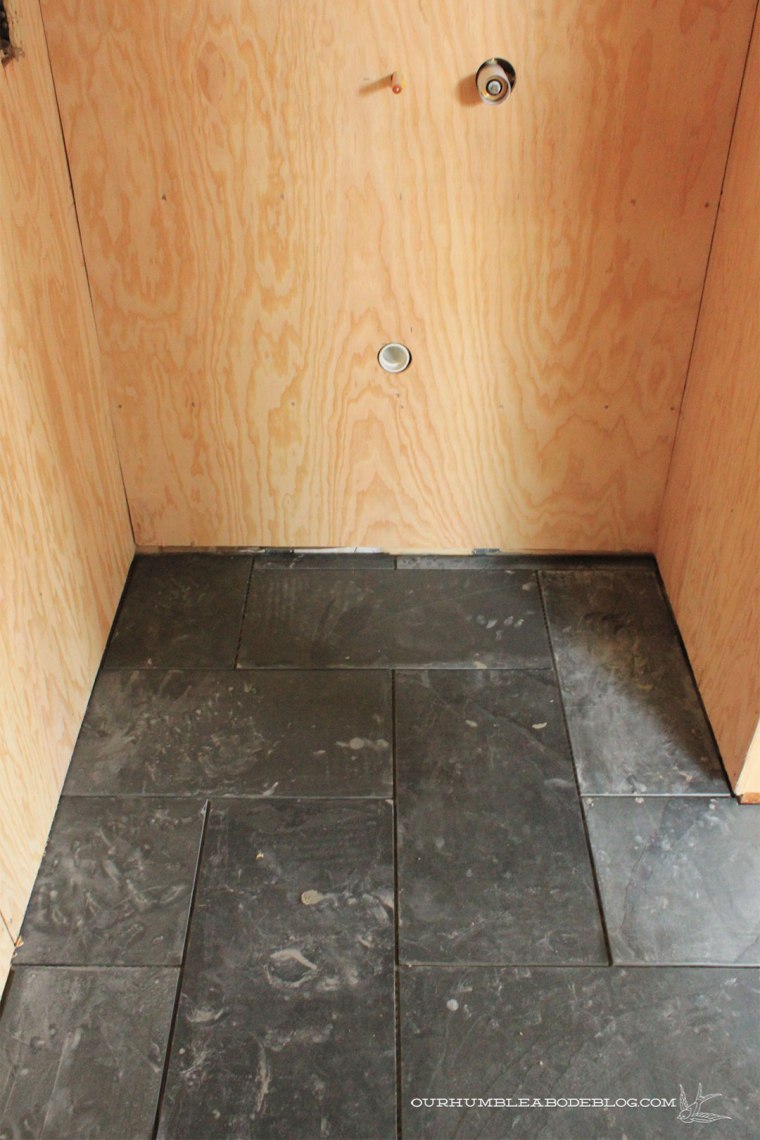 Pool-House-Slate-Tile-in-Bathroom