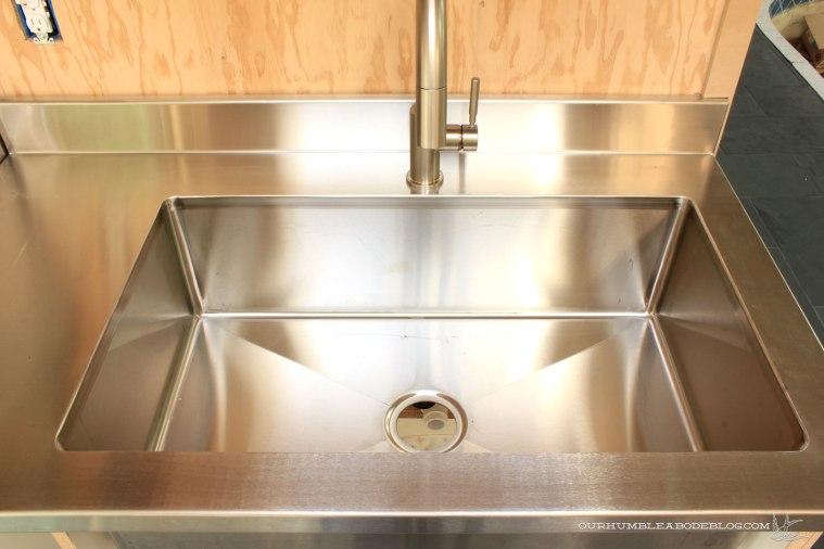 Pool-House-Kitchen-Stainless-Countertops-and-Sink