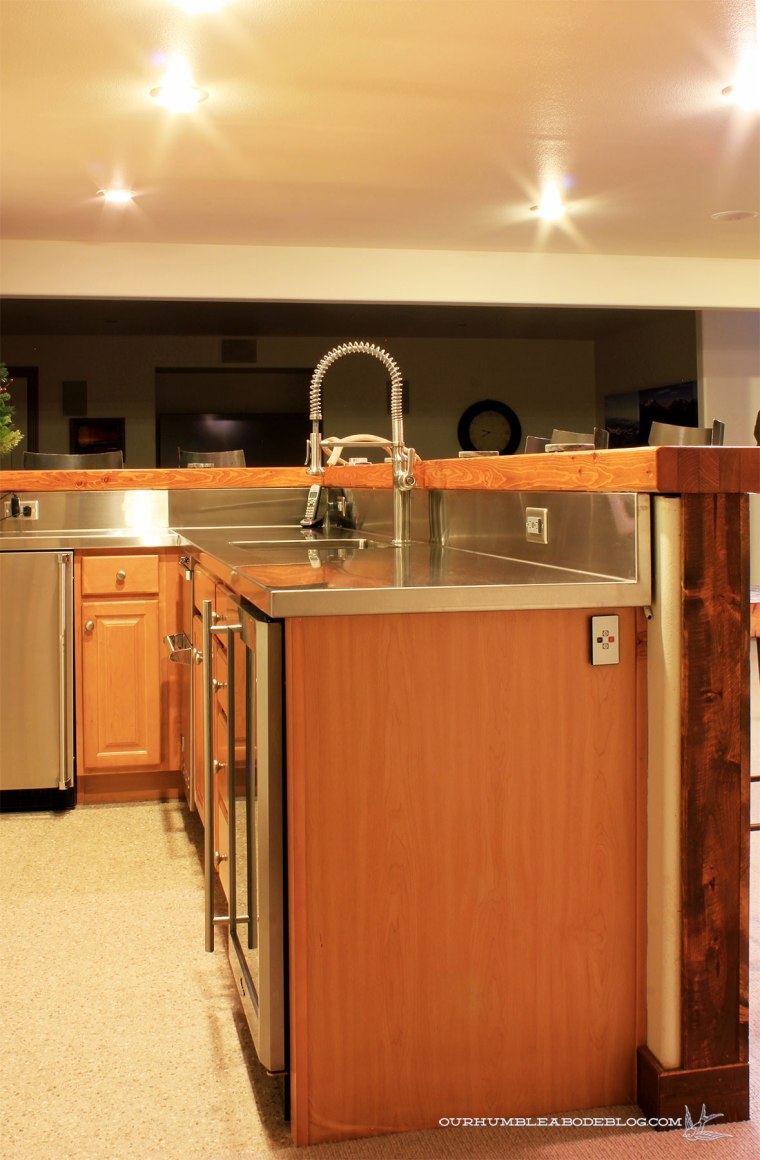 Rustic-Bar-Stainless-Steel-Detail