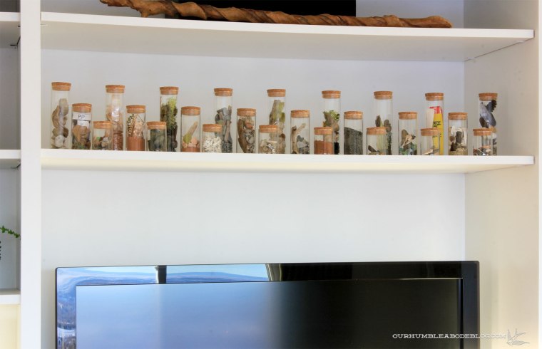 travel-memento-display-shelf-detail