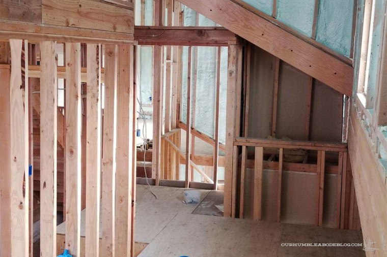 Alaska-Closet-Entry-End